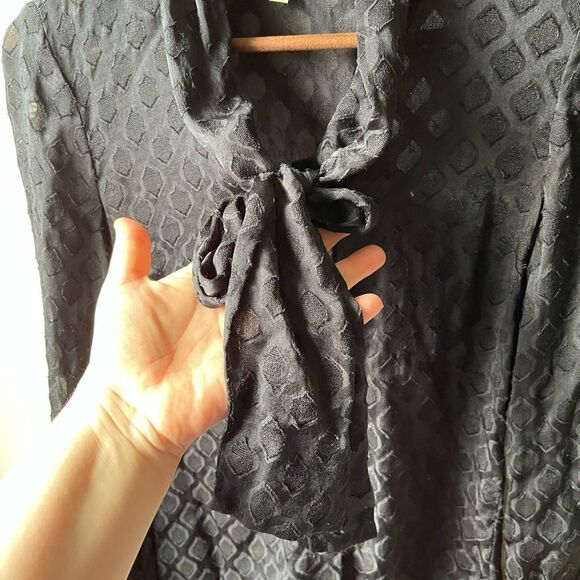 TORY Burch black sheer tie neck long sleeve button up blouse size 2 - Picture 4 of 11